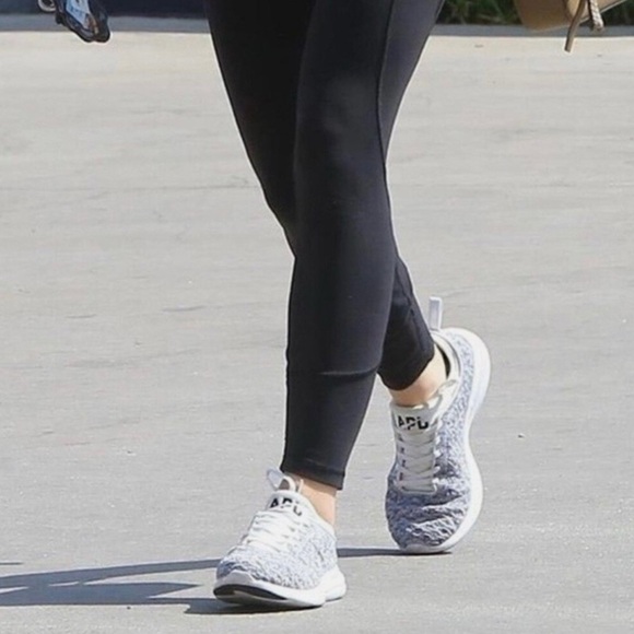 APL Athletic Propulsion Labs Techloom Phantom Womens Size 7 Gray Running Shoes - Picture 2 of 9